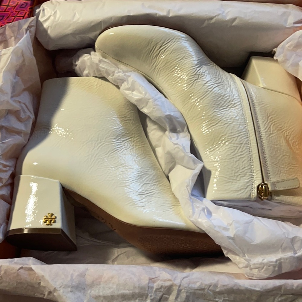 Tory Burch Juliana  Bootie Size 6 New with Box